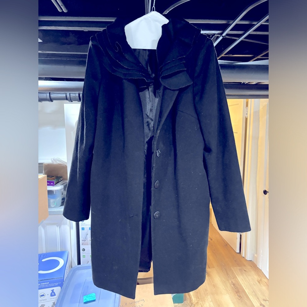 Tahari coat with ruffled collar - size M